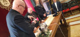 <strong>Polizia di Stato consegna “L’Olio di Capaci” al Vescovo di Cefalù</strong>